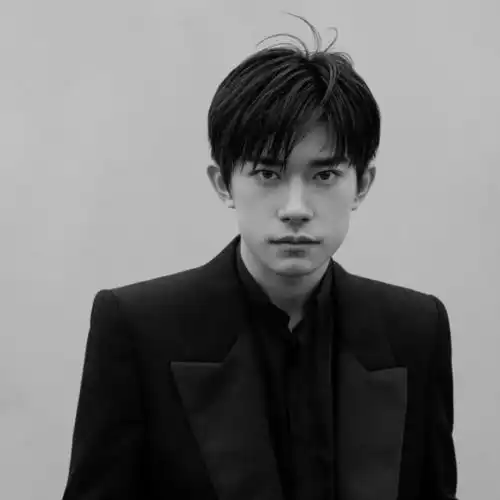 从王源到易烊千玺,看完这8位男星的生图,我不容貌焦虑了