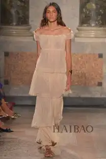 诗意栖居地蓝色少女blugirl2016春夏女装秀,海报时尚网带你亲临2016春夏米兰时装周