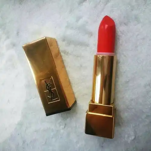 佟丽娅和刘雯是怎样隐藏自己是黄皮的事实的...