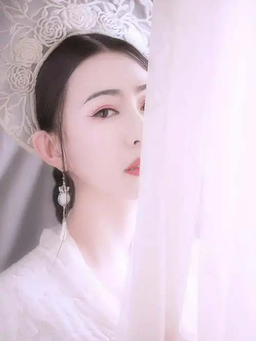 简约汉服写真盘子女人坊主题侯月客片