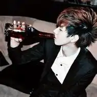 qq头像男生白色衬衫