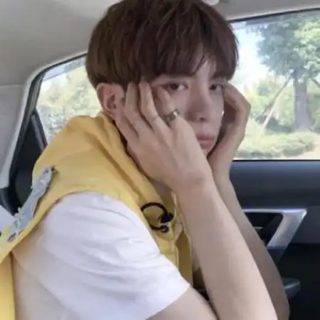 绿色系头像可爱男有型