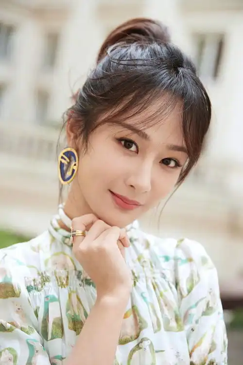 杨紫清新优雅美照