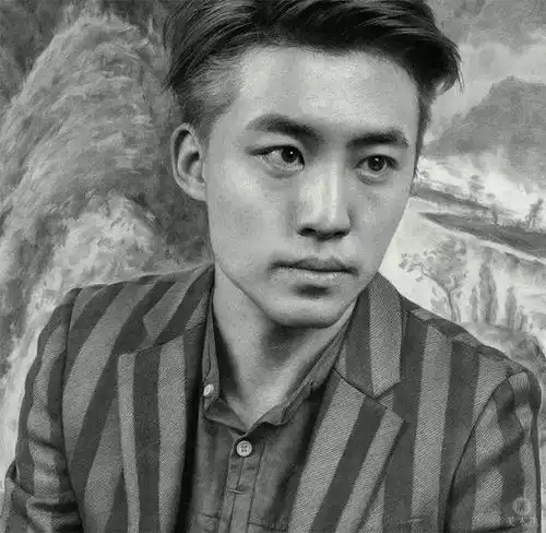 帅不仅仅是相貌,尤其笔下的超写实素描