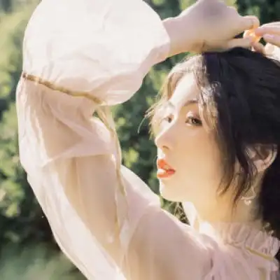 唯美成熟有气质女头像