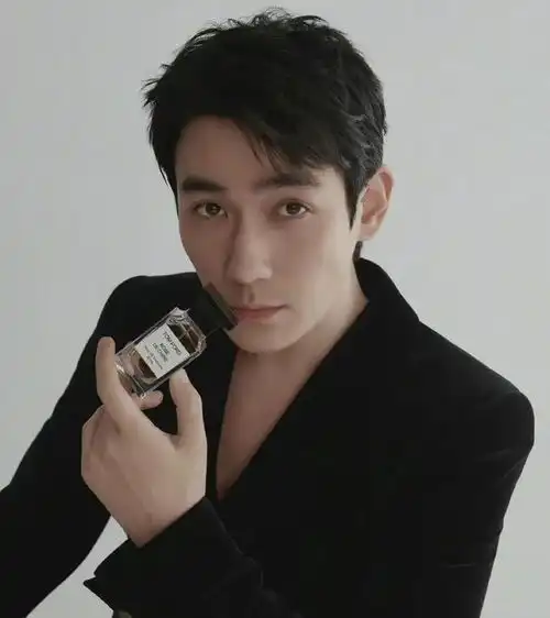 男明星真空西装油腻肖战王一博堪称洗洁精,白敬亭太有魅力