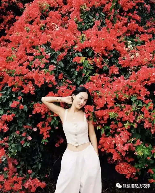 颜色搭配夏季小麦色皮肤,怎么穿衣搭配才显白