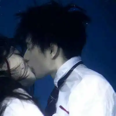 2021最火爆微信成熟复古情头头像