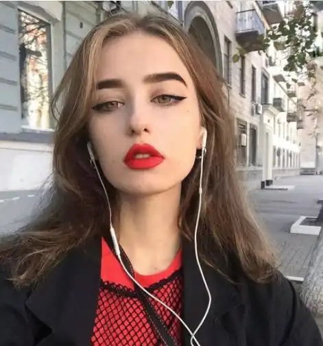 如何解决像小白兔嘴突又没有龅牙的情况,其实问题出在下巴上