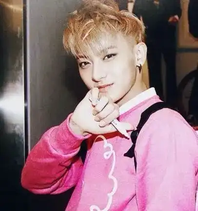 男明星遇上粉色,谁家的爱豆更让人想恋爱呢