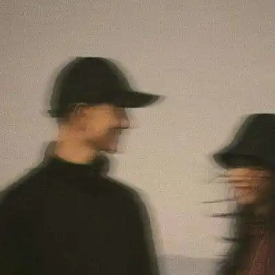 暖黄色系男生头像广府