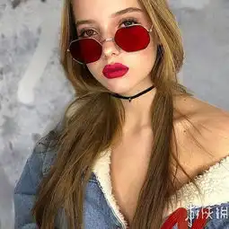 俄罗斯禁欲系颜值嫩模仙女长相360度无死角般甜美