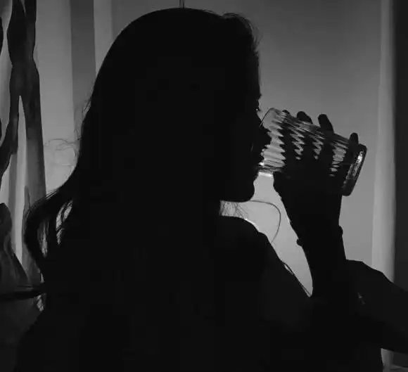 ins伤感风情头,丧系催泪情头,闷骚情侣必收藏