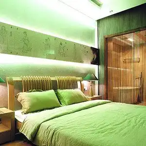 现代简约主卧室带卫生间效果图