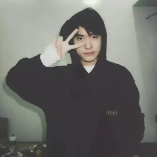 太好看易烊千玺的这些不常见拍立得照片,每一张都想拥有