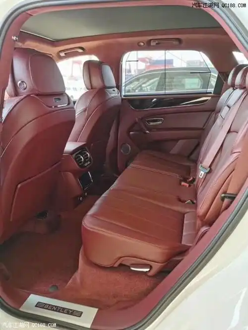 全新宾利添越其动人心魄的独特排气声浪