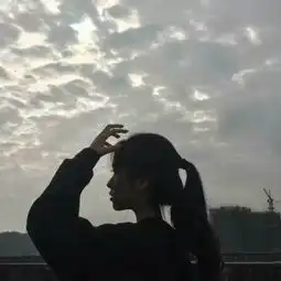 可爱呆萌头像绿色系女背