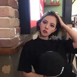 韩系个性女生微信头像超拽冷漠酒比男人好只伤身不伤心