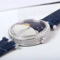 老婆女友型高端高品位诗意金镶钻腕表梵克雅宝vcarn25800