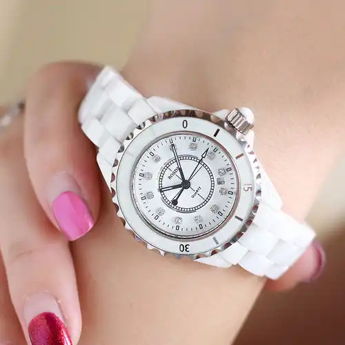 女同胞们,别傻傻的戴手链了,有品味的女性都在戴这款精致手表