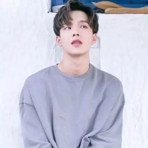 男微信头像治愈系干净陈