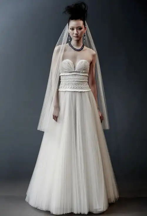 naeemkhan2019春季婚纱系列塑造摇滚明星新娘