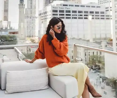 谁说橘色系又脏又老气套用这几种穿搭方式,活力又有气质