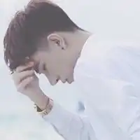 白衬衫男生头像高冷微信头像图片大全