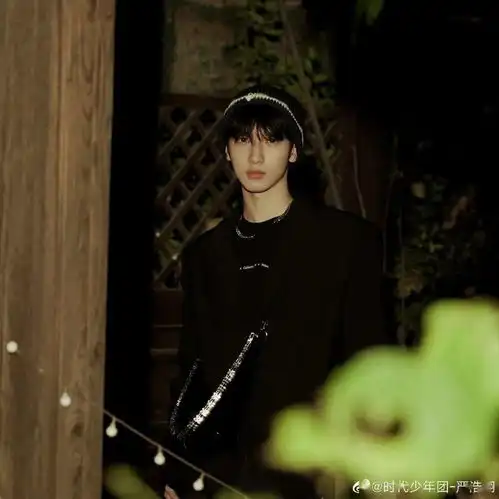 这件百搭单品,不要再错过啦快跟着严浩翔周雨彤戴起来