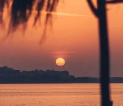 很丧又很高级的文案2022丧系的朋友圈语录