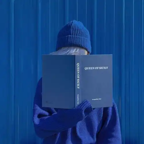 这样浪漫的蓝色,太适合做情侣头像了