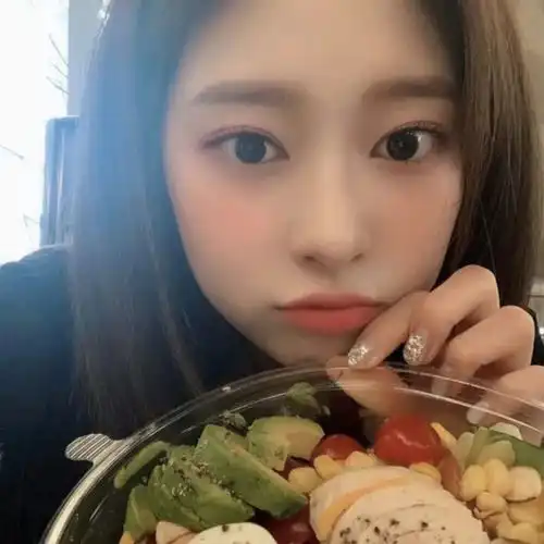 一组超有气质的ins风女生头像