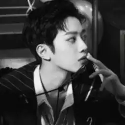 微信头像白色男生头像