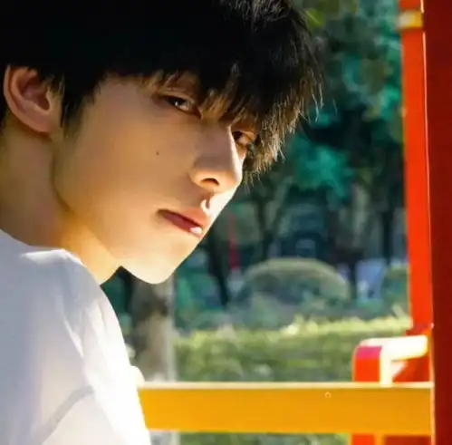 头像从卖气球那里牵走一颗孩子的心