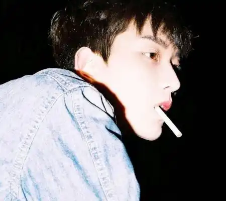 男生说我抽颗烟,傻瓜才回不许抽,3句话让他主动戒烟