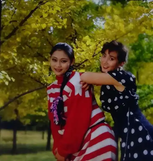 九十年代老照片青春靓丽的美少女,纯朴自然很有年代感