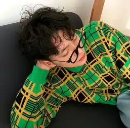 治愈系红白色头像男头像