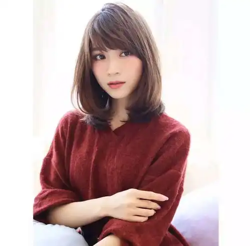 五十岁的女性留什么发型可以减龄并且显得有气质