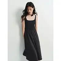 黑色衣服气质女孩头像