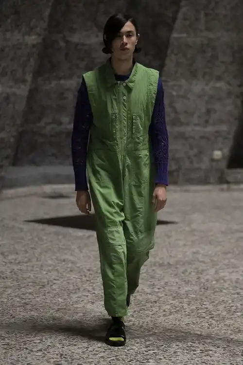 美与不美的压抑结构终将崩溃,namacheko2022年春夏男装系列秀场回顾