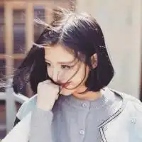 短发图片女小清新自然齐刘海微信头像图片大全