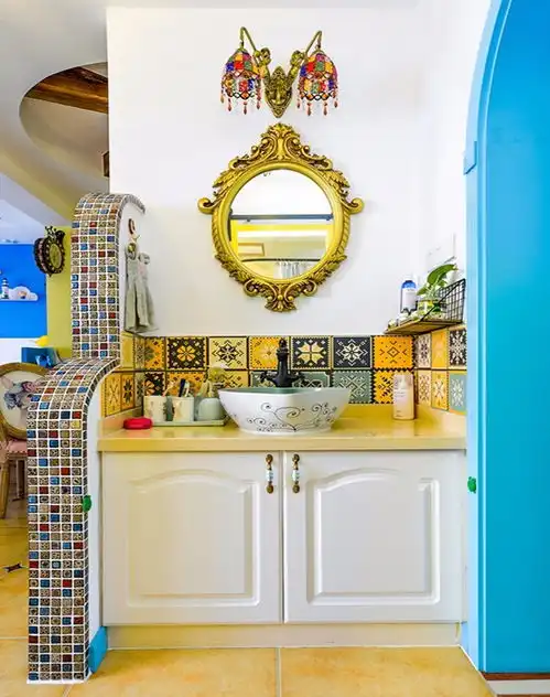 98㎡新房,蓝黄色系地中海风格设计,卫生间的造型很有设计感