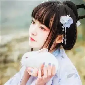 一个人陷入回忆,待过往的疼痛唤醒自己的深沉