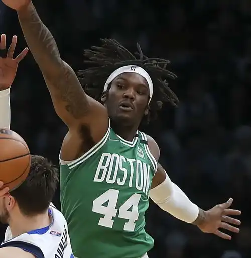 nba早报雄鹿战快船8人轮休,库里常规赛报销,mvp榜布克第5