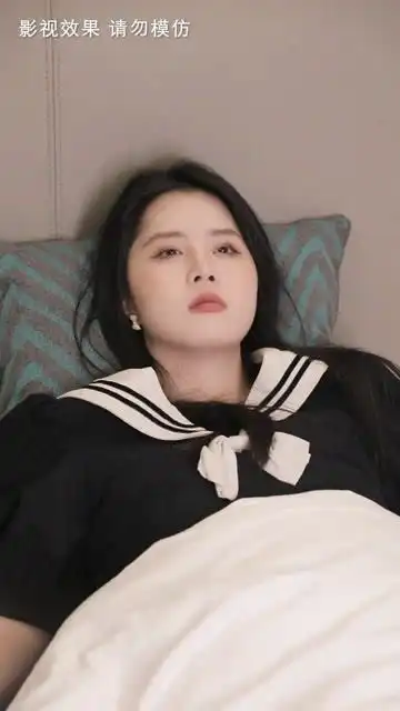 攻略的对象是病娇寄养哥哥,这次的系统反倒没逼自己攻略男主,但是男主找上门,剧情变得不可收拾