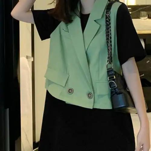 绿色系衣服怎么搭配,看完还觉得难吗