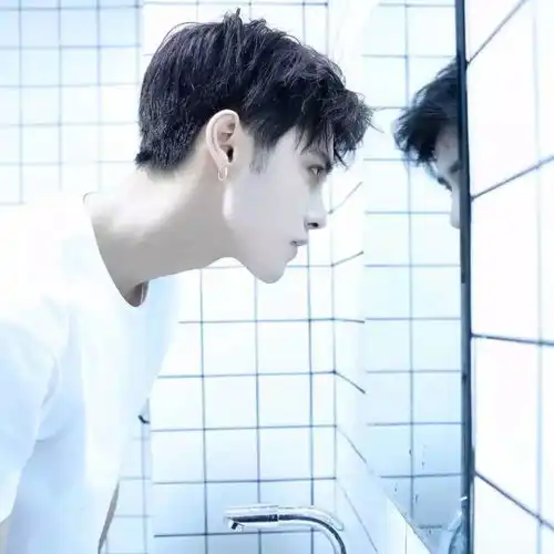 白色系头像男生部位情头