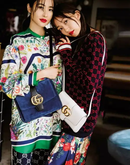 闺蜜聚会红色搭配日本时尚