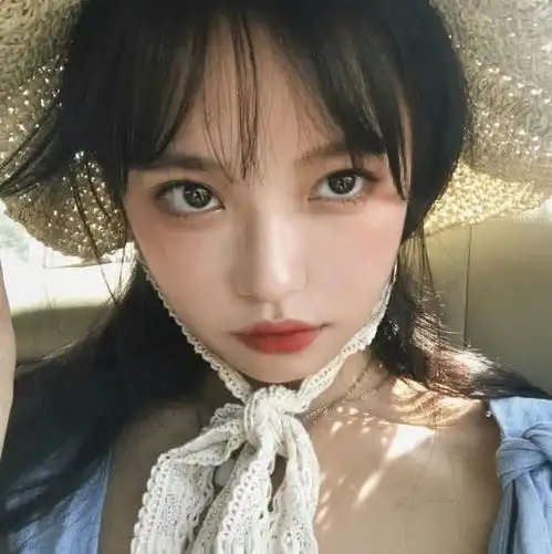 偷偷暗恋你的4种表现,都是被你深深吸引,第三种中了准脱单