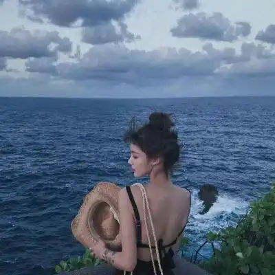 女生滴背影图,有点少,先凑合凑合